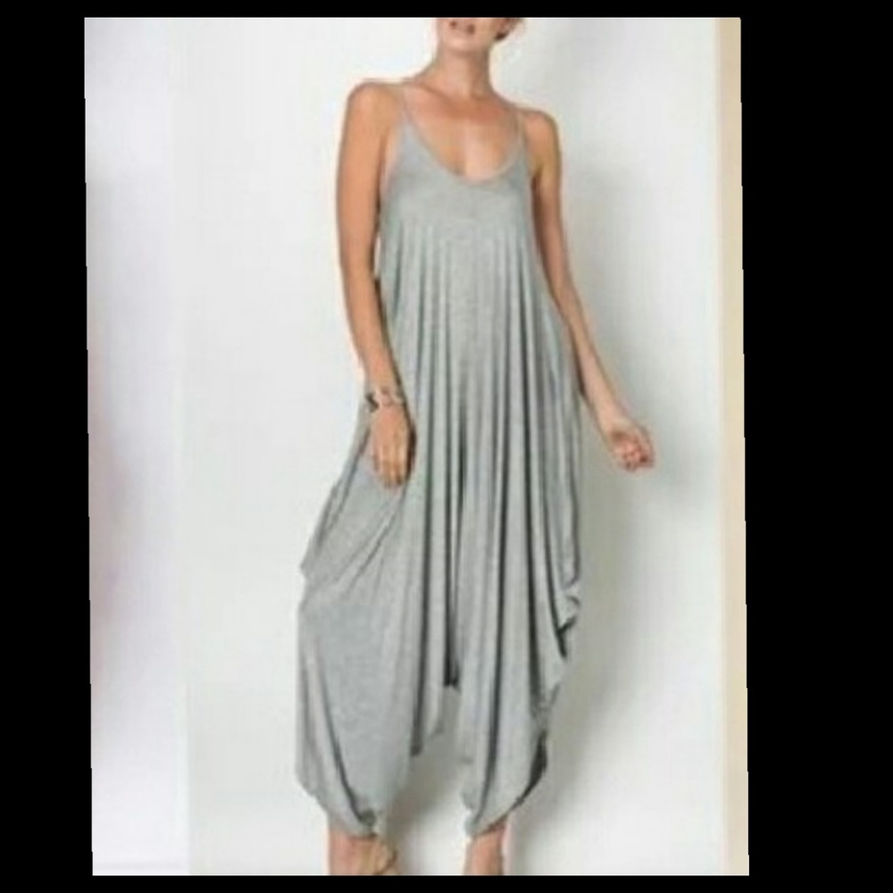 ⚡⚡SEXY and Loose fitting  jumpsuit - Picture 3 of 4